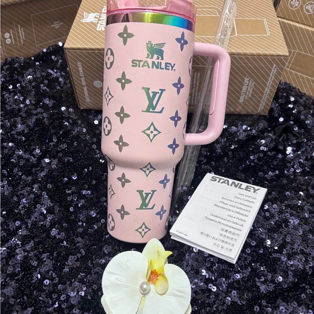 Stanley Pink Quencher H2.0 Tumbler - Picture 2 of 5